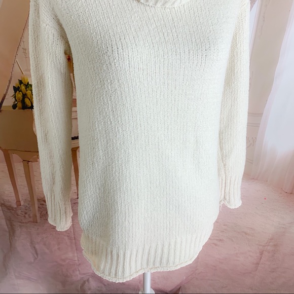 Moon & Madison Cozy Knit Turtleneck Sweater - Picture 5 of 10